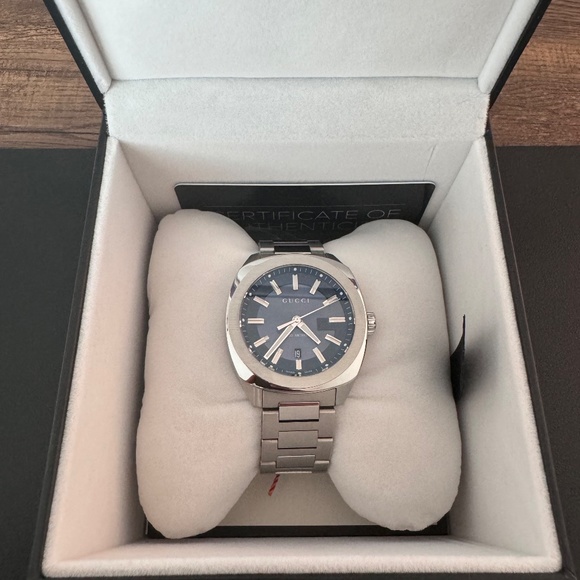 Gucci GG2570 Men's Watch, 41MM Model # YA142303 - Picture 4 of 9